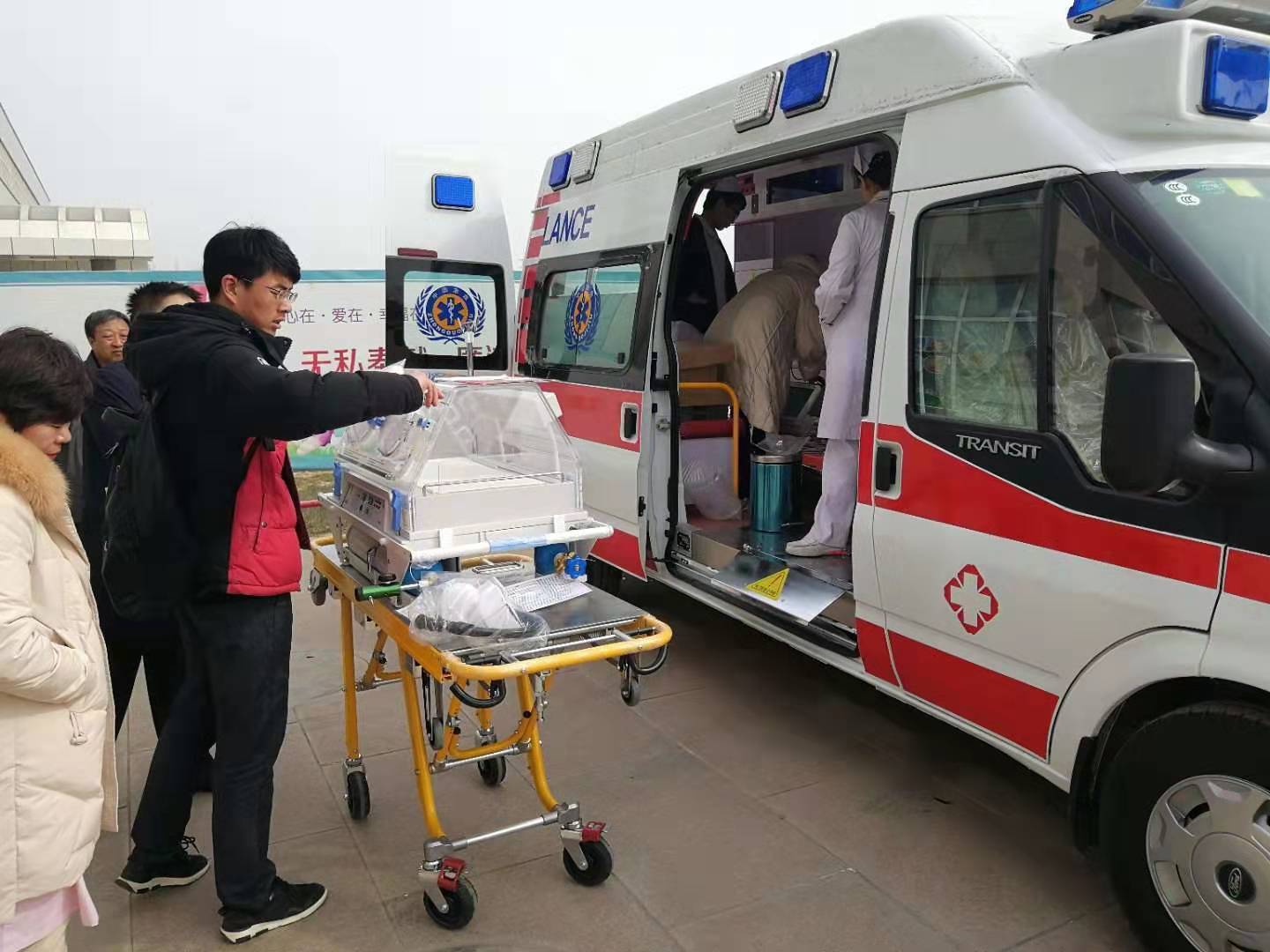 来凤县救护车转院